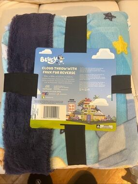Northwest Bluey Light Blue, Yellow and Navy Cloud Throw with Faux Fur Reverse